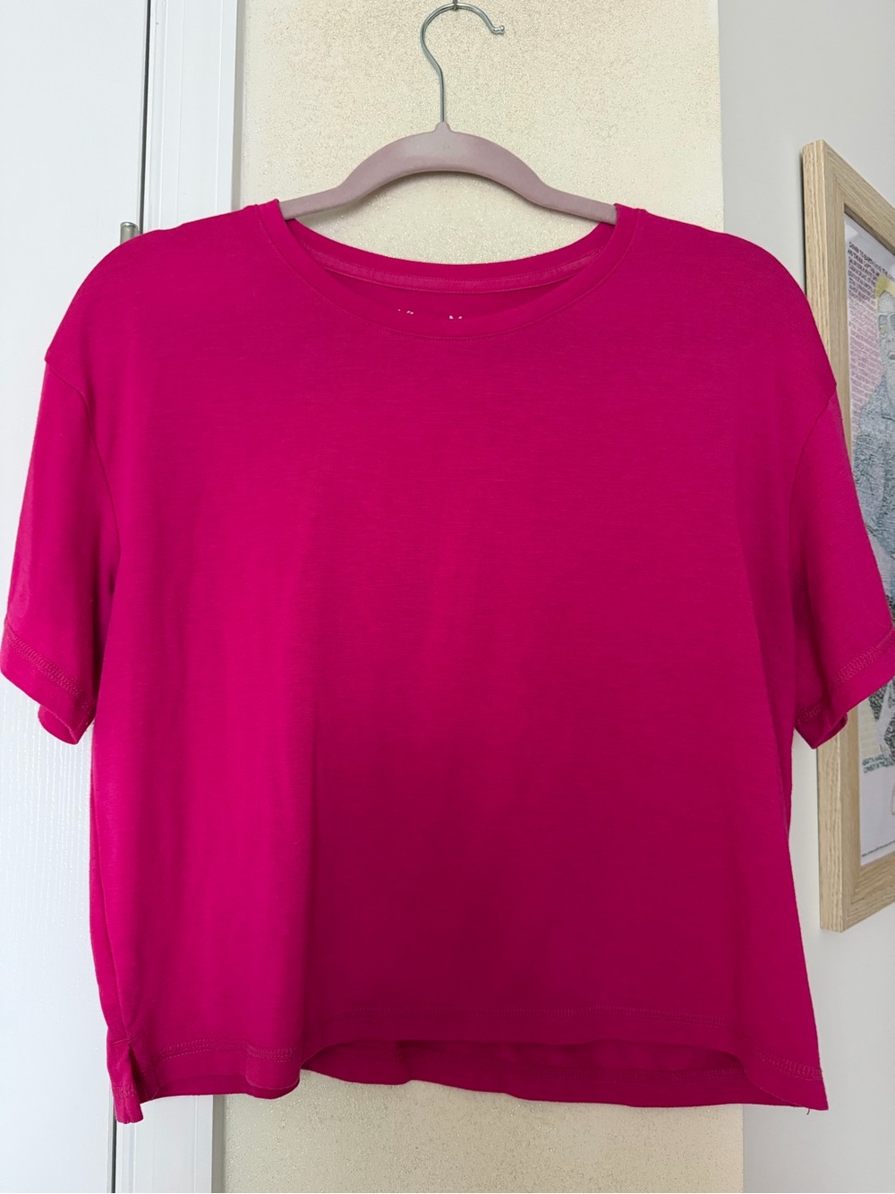 Xersion Boxy Short Sleeve Cropped Tee in Fuchsia Pink - Picture 2 of 4
